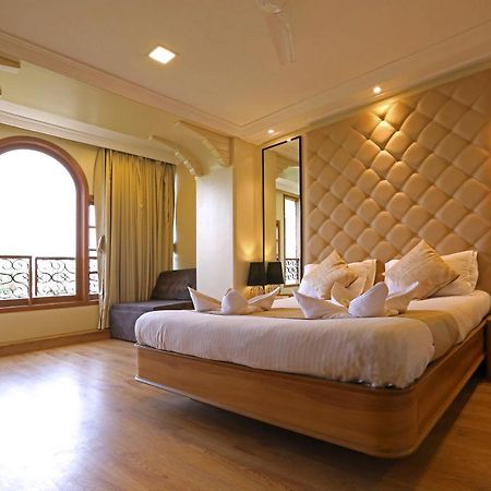 Gulf Hotel Mumbai Room photo